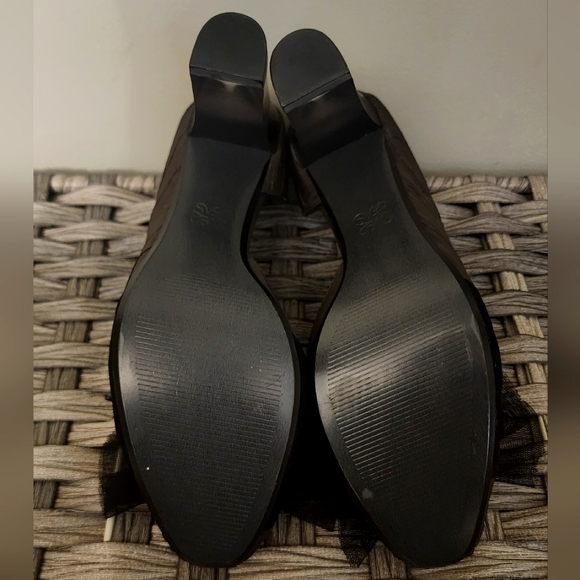 Simply Vera | Vera Wang Heels with Bow🎀 - Picture 7 of 7